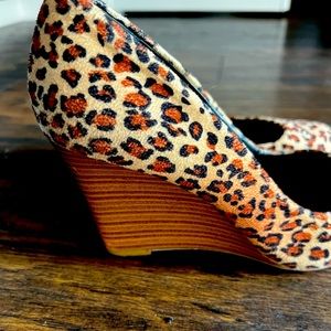 Jessica Simpson Wedges